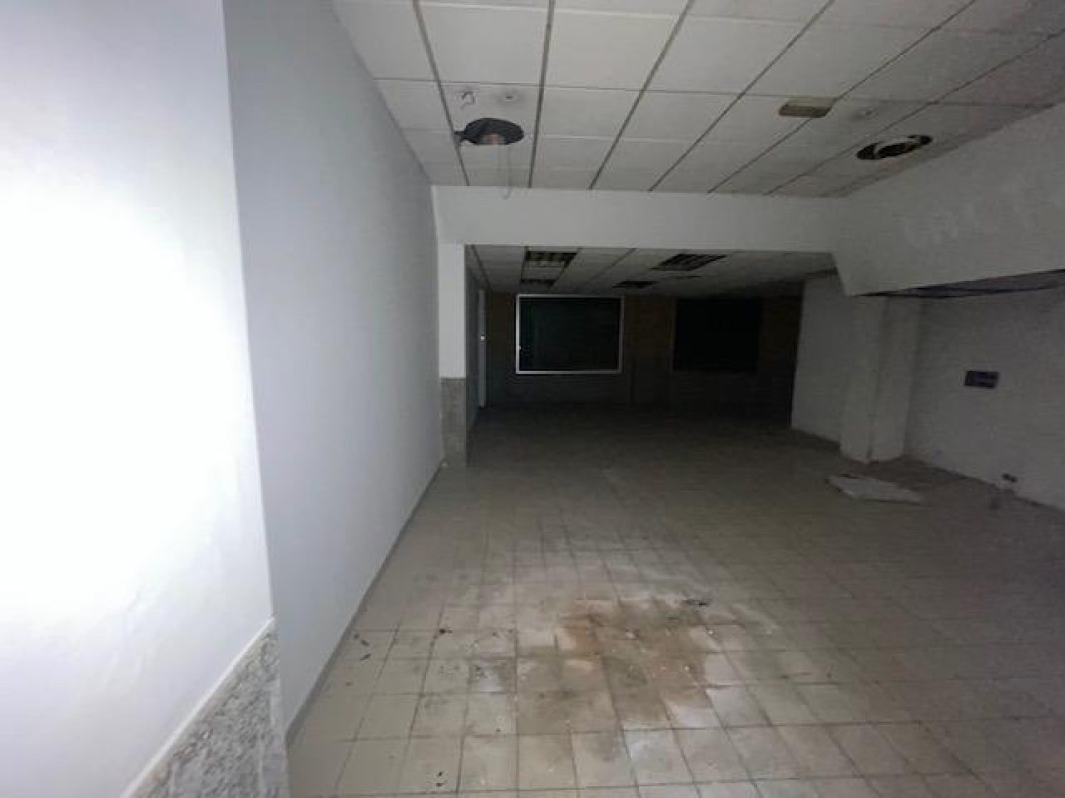 LOCAL COMERCIAL EN EL CORAZÓN DE MURCIA: OPORTUNIDAD EXCEPCIONAL PARA INVERSORES Y EMPRENDEDORES.