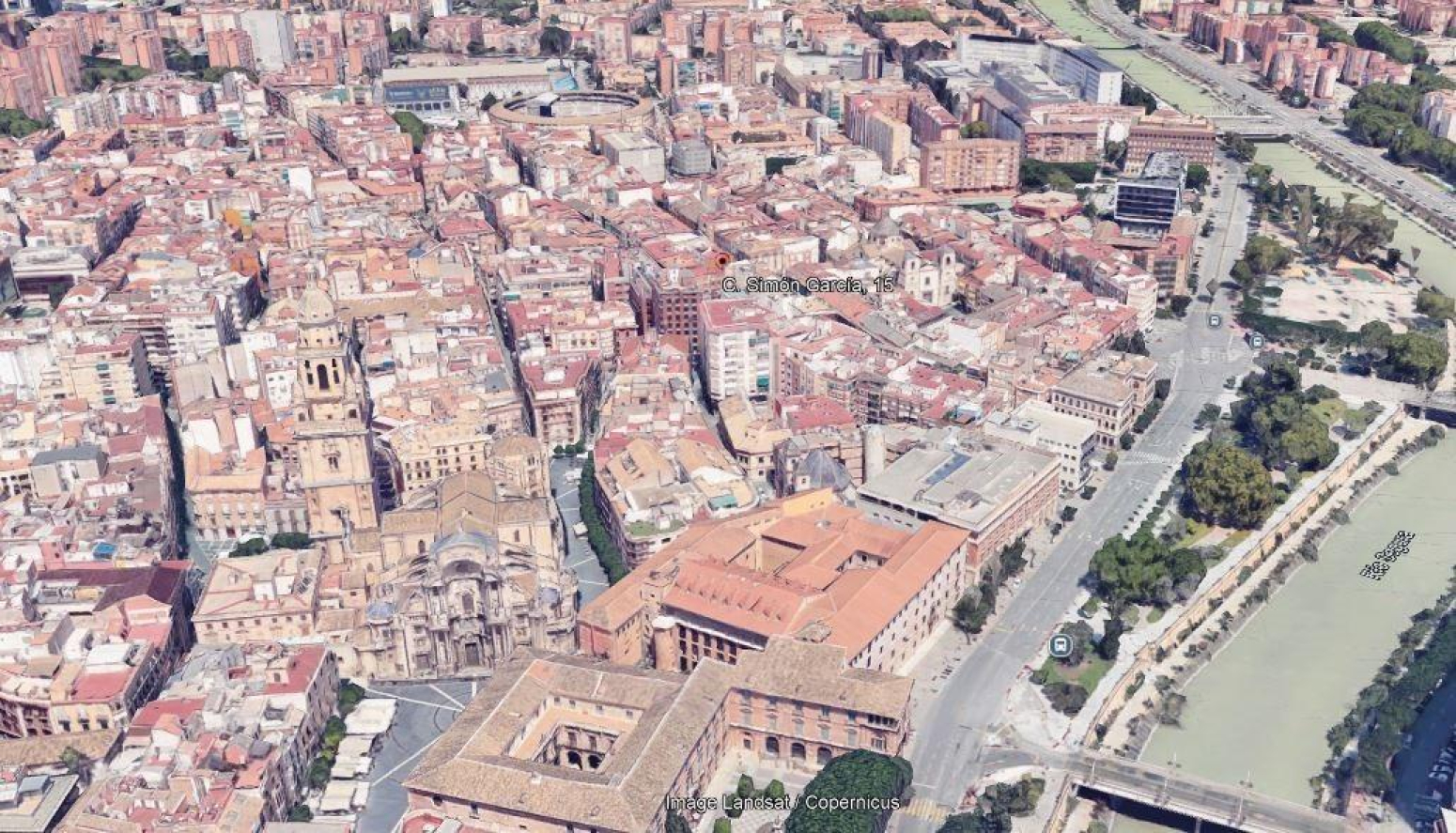 LOCAL COMERCIAL EN EL CORAZÓN DE MURCIA: OPORTUNIDAD EXCEPCIONAL PARA INVERSORES Y EMPRENDEDORES.