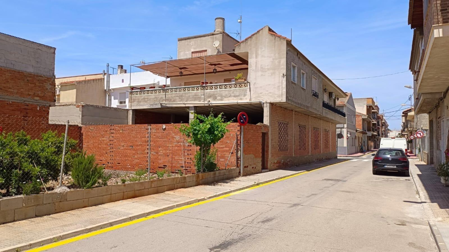 255 m2 DE SOLAR URBANO EN ALQUERIAS. HACIENDO ESQUINA, ORIENTACION SUR Y ESTE.