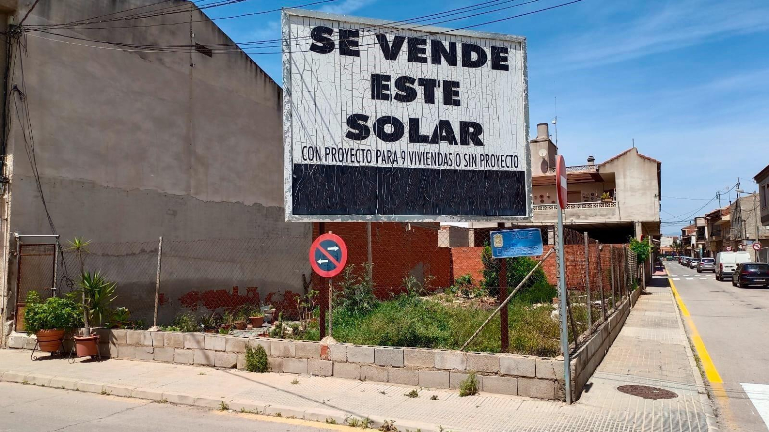 255 m2 DE SOLAR URBANO EN ALQUERIAS. HACIENDO ESQUINA, ORIENTACION SUR Y ESTE.