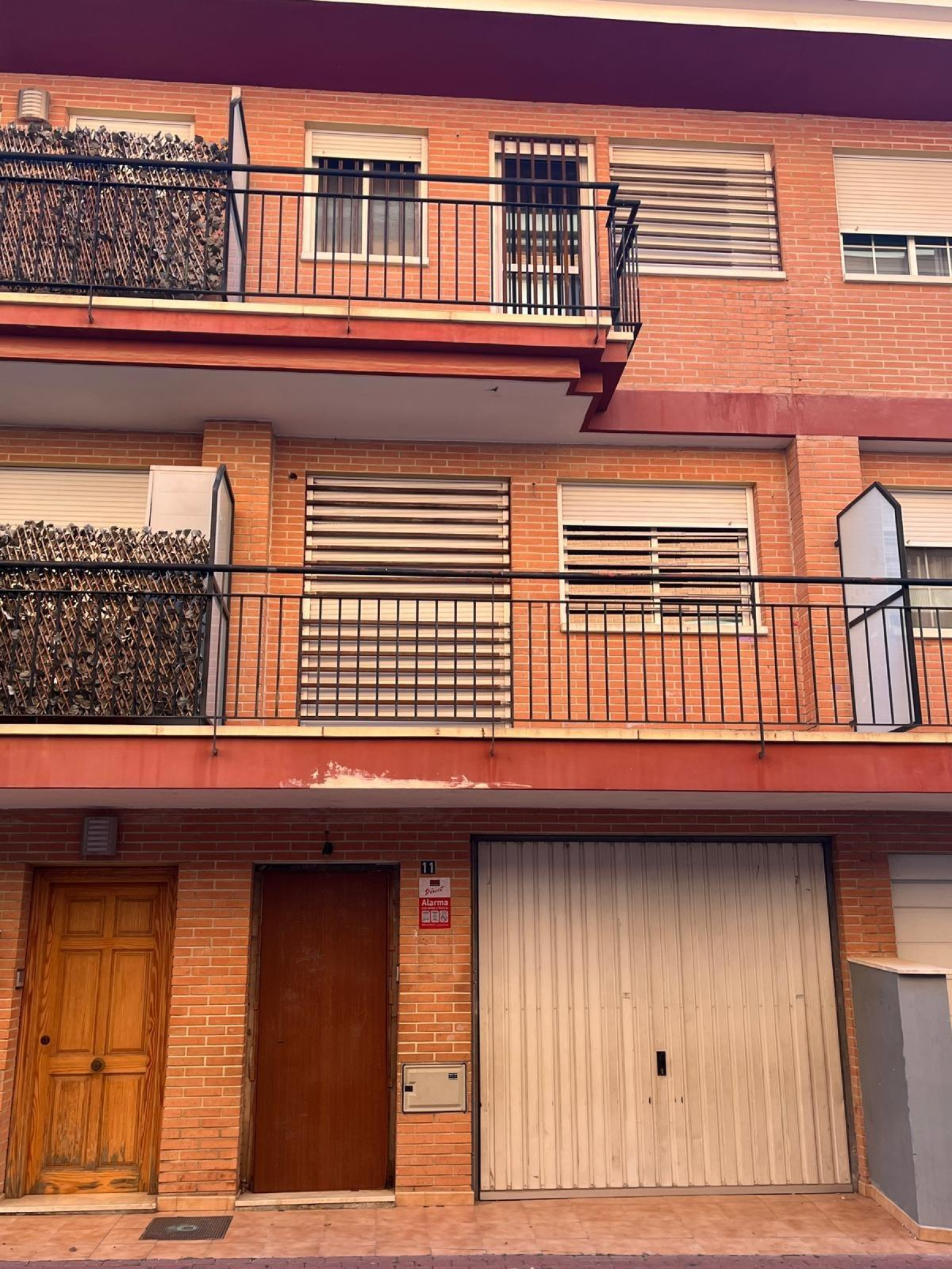 DUPLEX ADOSADO A REFORMAR EN LOS GARRES (LAS TEJERAS) 0% HONORARIOS AGENCIA. PRECIO NEGOCIABLE - Vista Secundaria 1