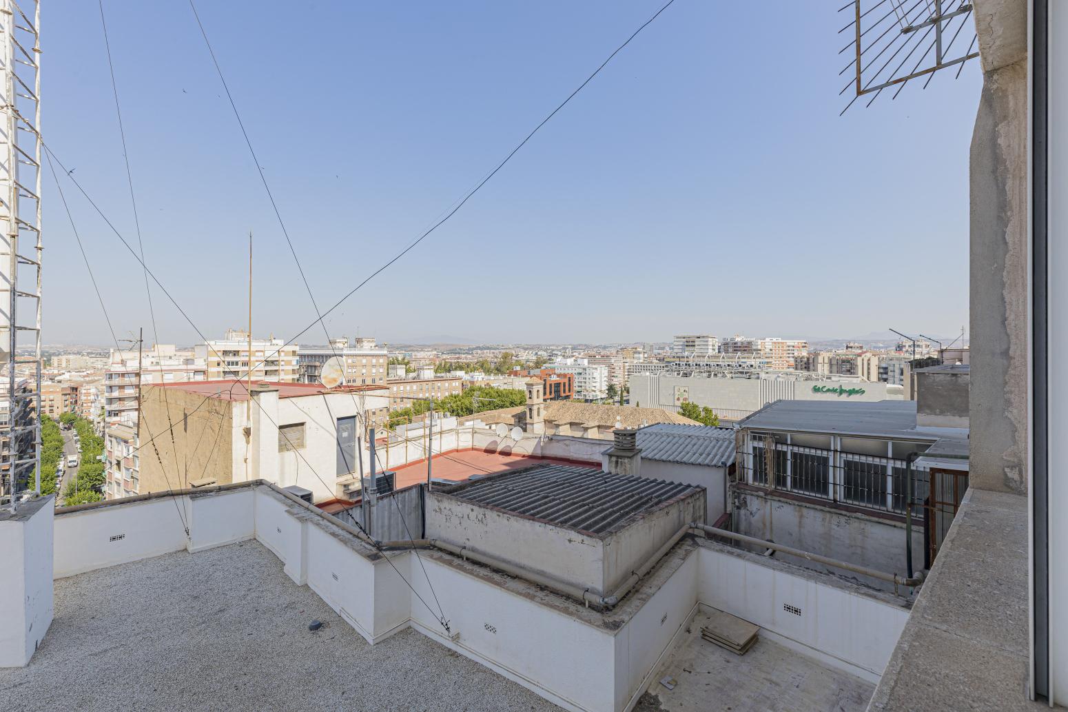 Piso reformado en planta 11 en el centro de Murcia