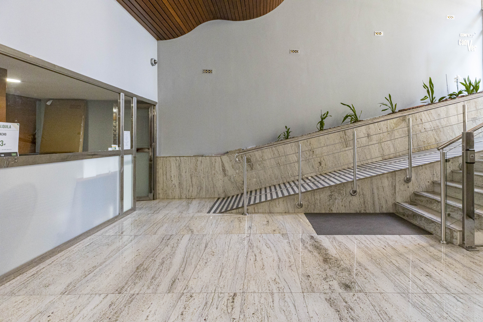 Piso reformado en planta 11 en el centro de Murcia