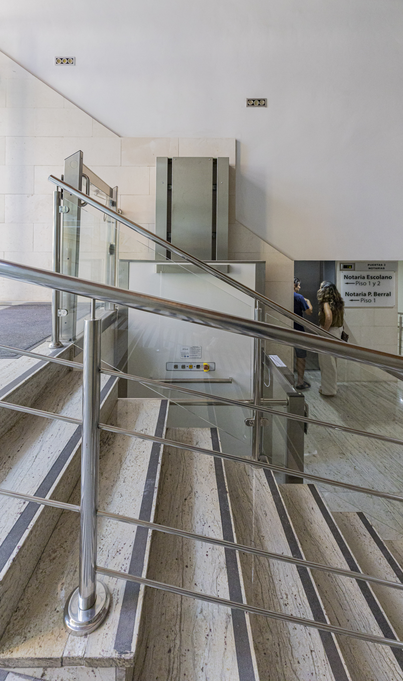 Piso reformado en planta 11 en el centro de Murcia