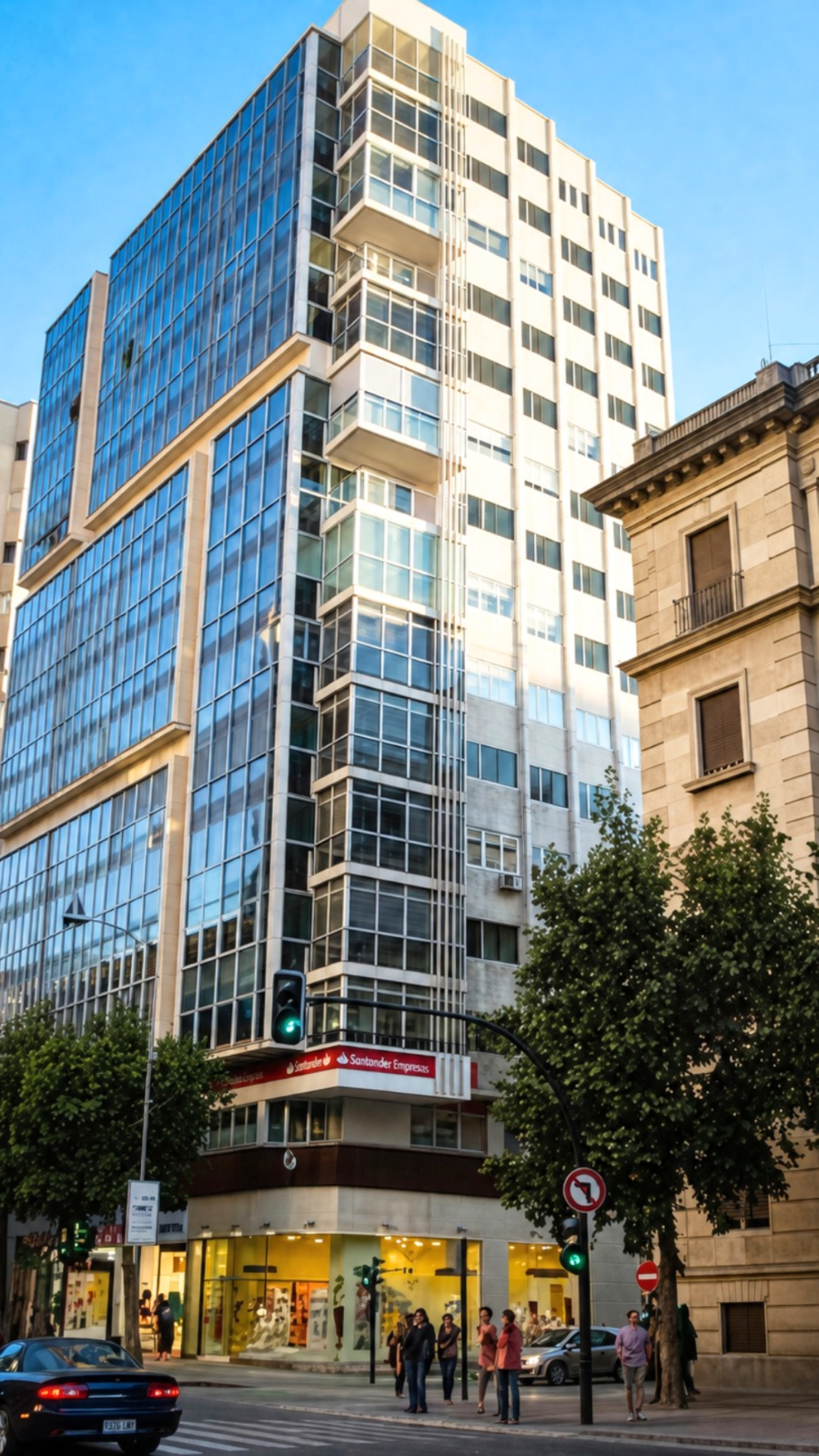 Piso reformado en planta 11 en el centro de Murcia