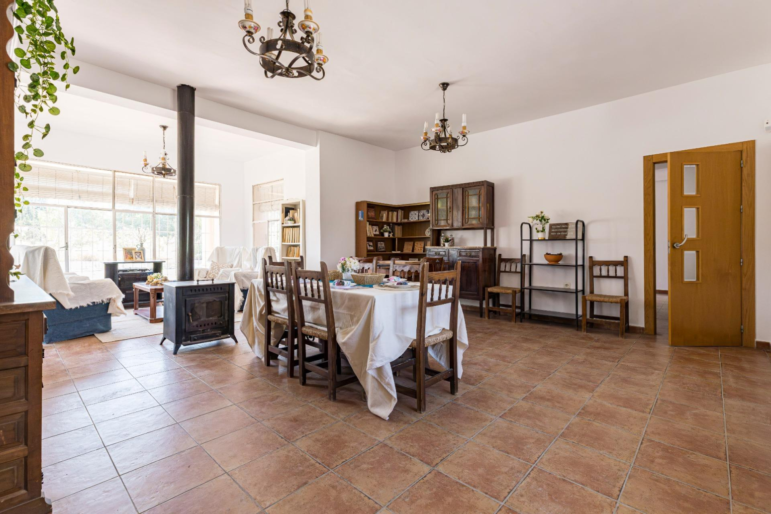 Finca rústica con vivienda de 220 metros construidos, 22.480 m² de terreno y garaje junto a La Alcayna