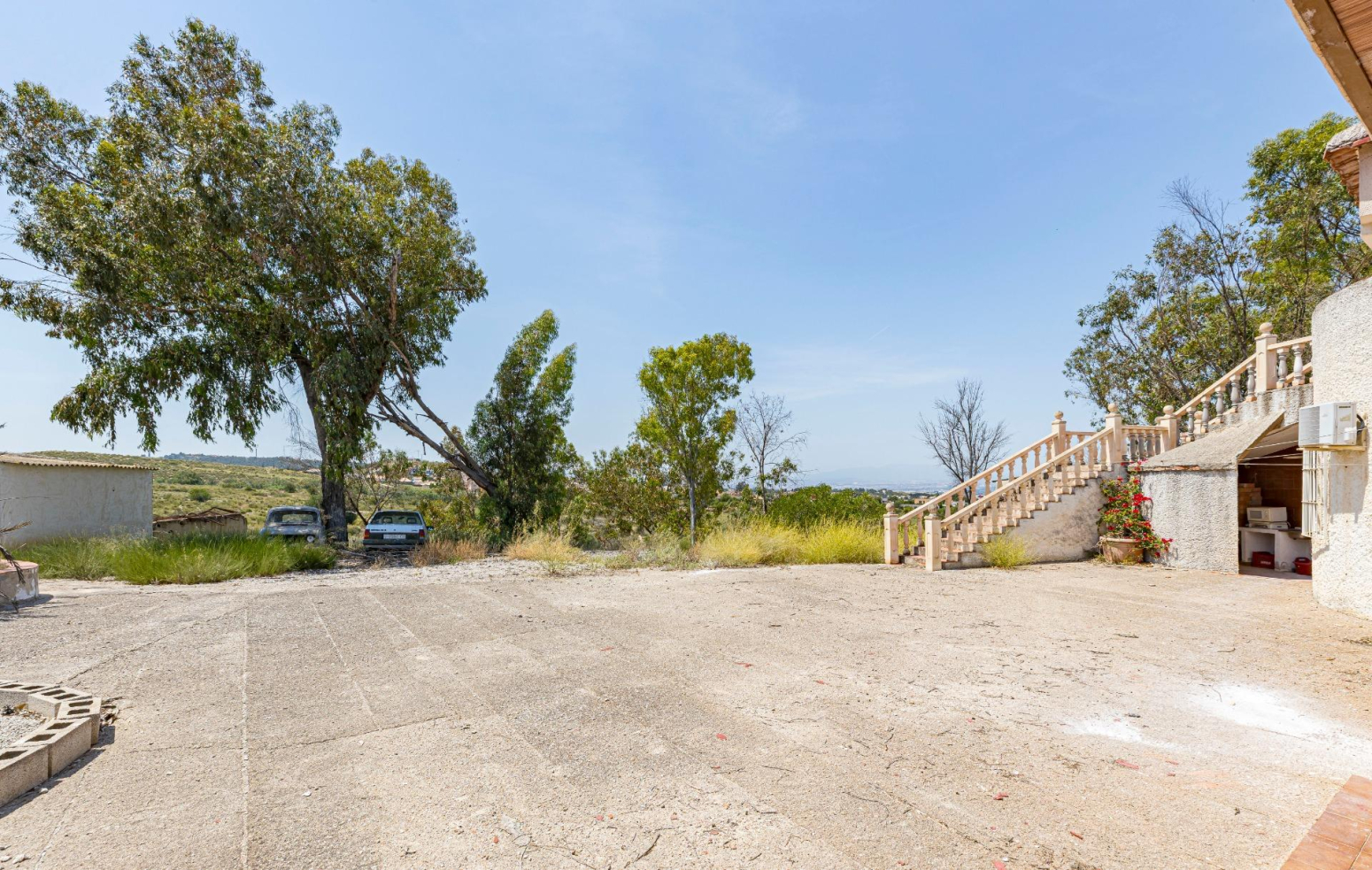 Finca rústica con vivienda de 220 metros construidos, 22.480 m² de terreno y garaje junto a La Alcayna