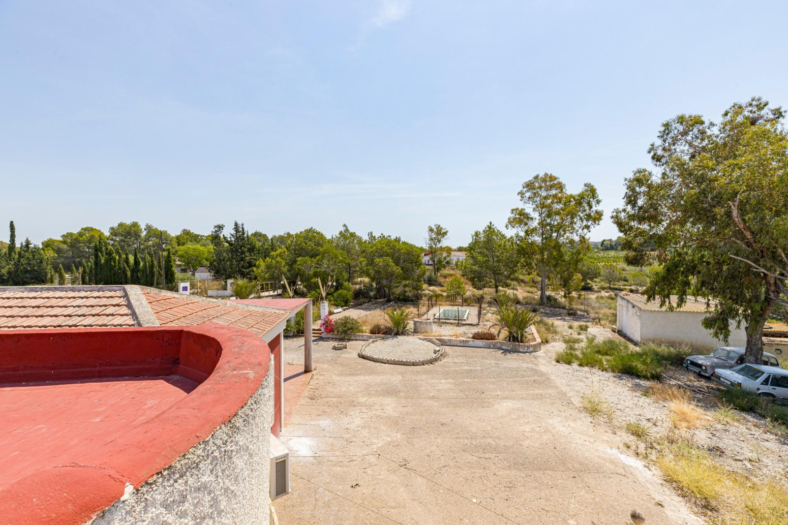 Finca rústica con vivienda de 220 metros construidos, 22.480 m² de terreno y garaje junto a La Alcayna