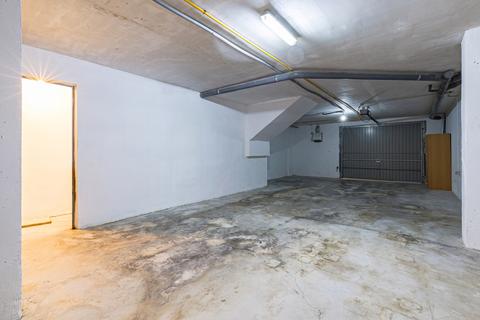 CHALET PAREADO CON JARDÍN PRIVADO EN LA URBANIZACIÓN MONTEPINAR