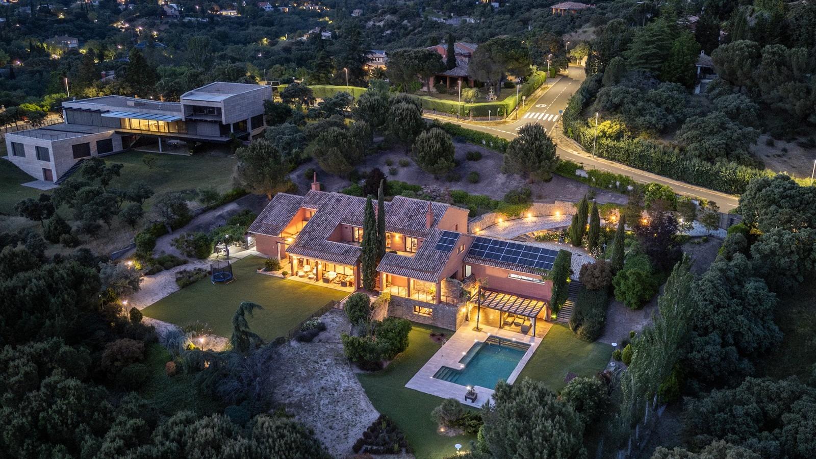 CHALET INDEPENDIENTE DE LUJO EN EL GOLF DE LAS ROZAS - Vista Secundaria 1