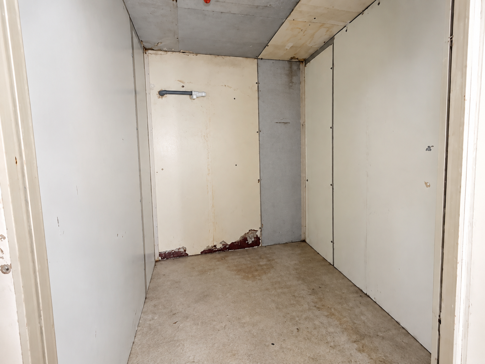 Local comercial en pleno centro de Murcia con fachada y posibilidad de acceso a dos calles de 212 m²