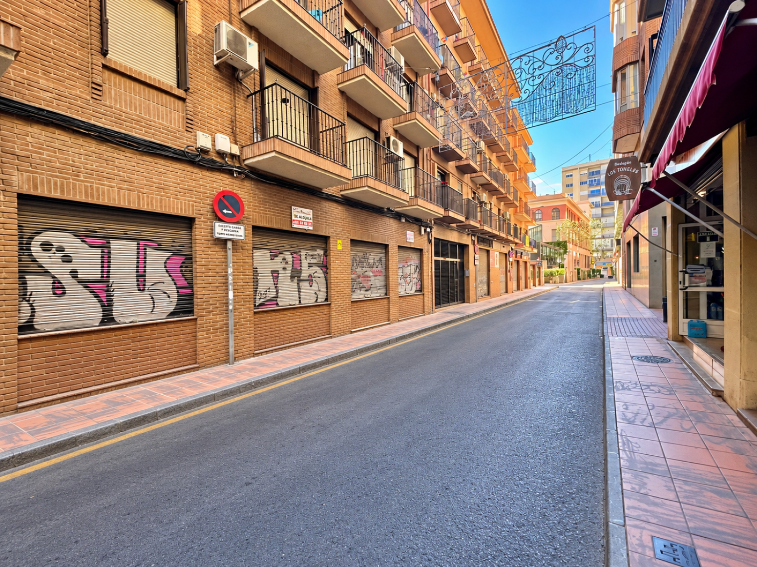 Local comercial en pleno centro de Murcia con fachada y posibilidad de acceso a dos calles de 212 m²
