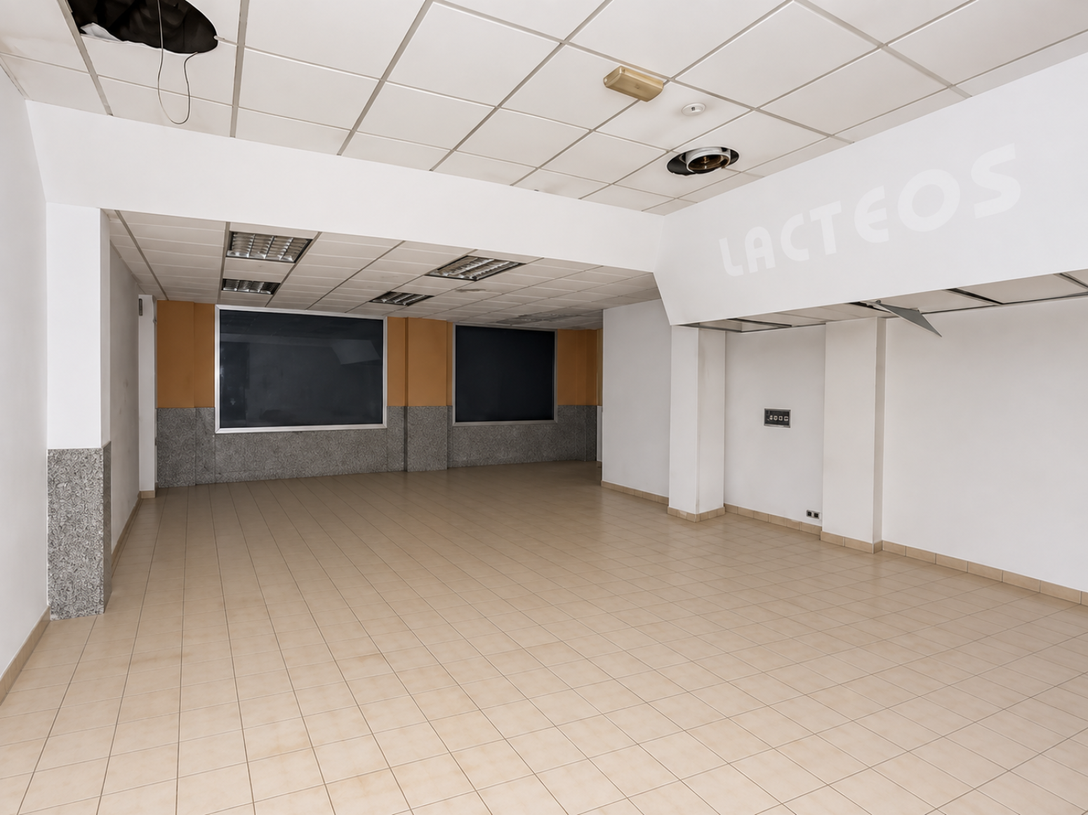 Local comercial en pleno centro de Murcia con fachada y posibilidad de acceso a dos calles de 212 m²