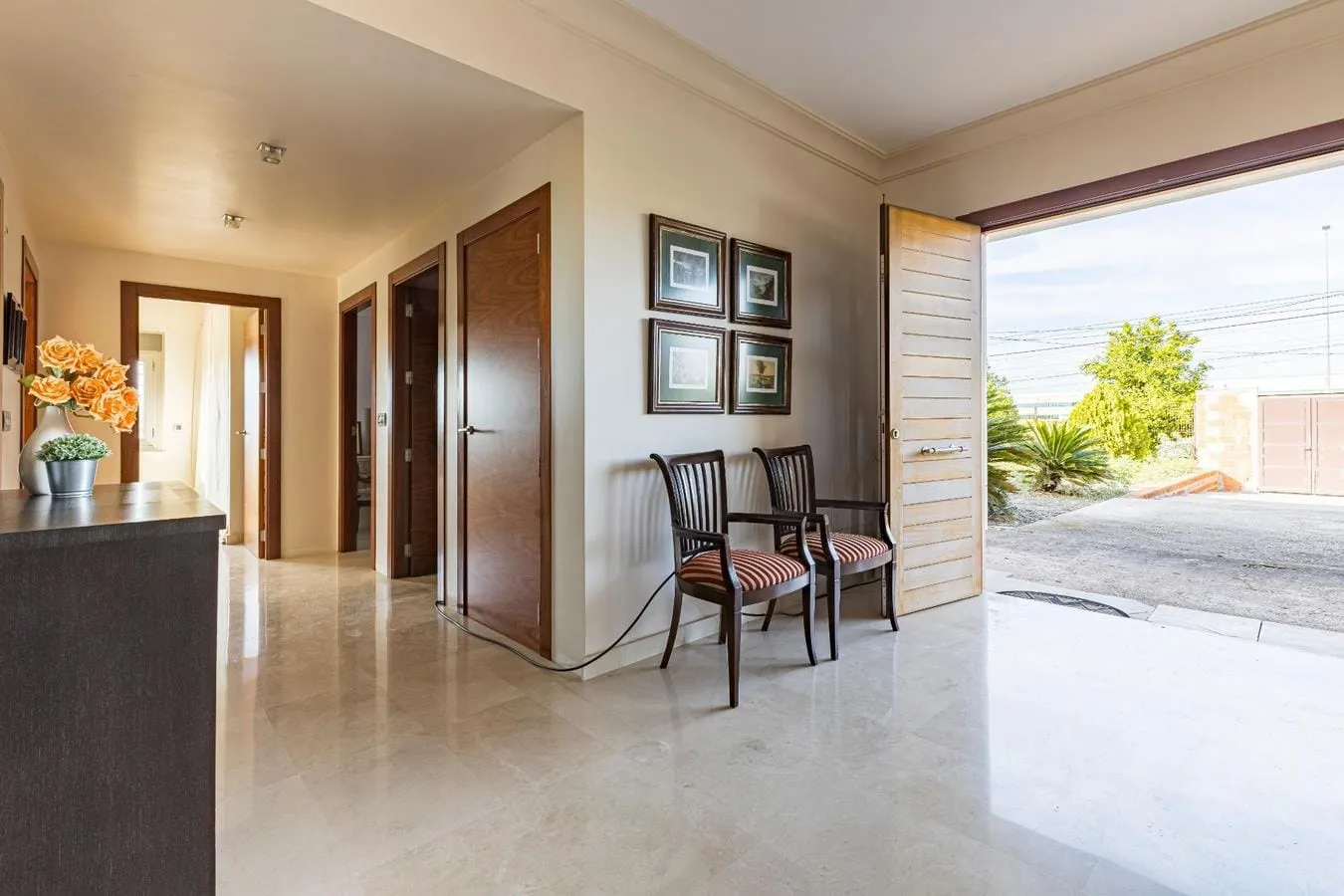 CHALET EN VENTA CON PATIO PRIVADO Y PISCINA EN SANGONERA LA SECA